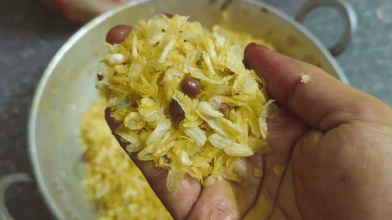 నా స్టైల్ కారం అటుకులు🤤😋(spicy & tasty poha mixture)