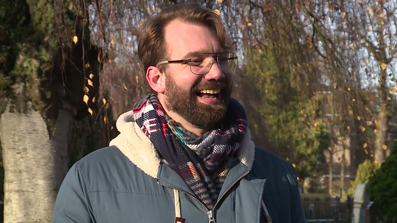 ‘Meer dan een eeuw lag de grafsteen verstopt onder de grond!’
