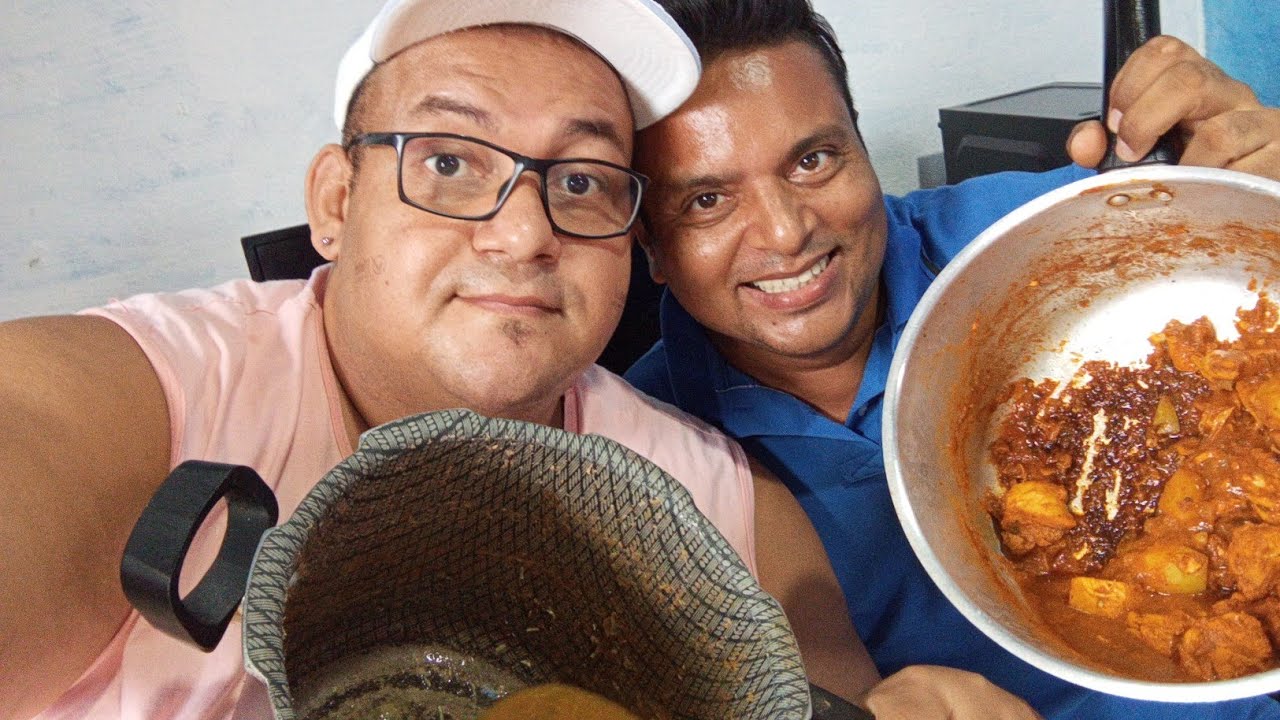 COMIDA ESPECIAL. PEITO DE FRANGO COZIDO COM BATATA E QUIABO 