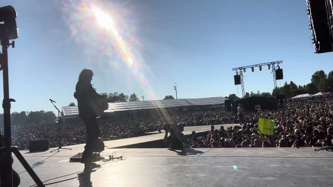 “Hard to Be Cool” live at YQM Countryfest with Joe Nichols 