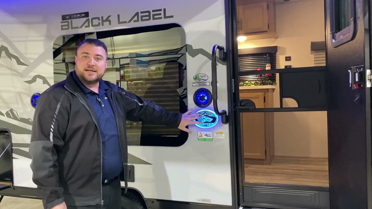 2023 Wolf Pup 16FQ-BL Travel Trailer