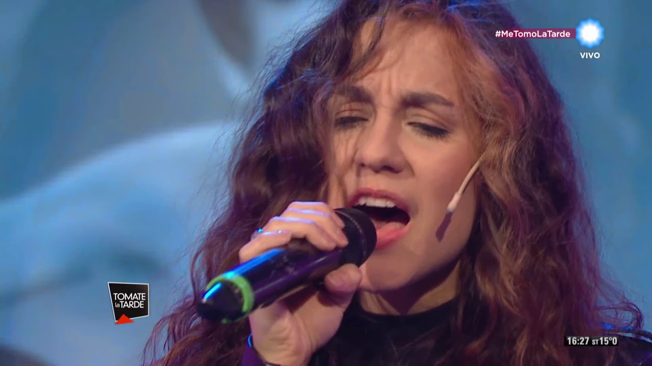 Daniela Herrero - Solo Tus Canciones, versión piano vivo (Tomate La Tarde - Tv Publica)