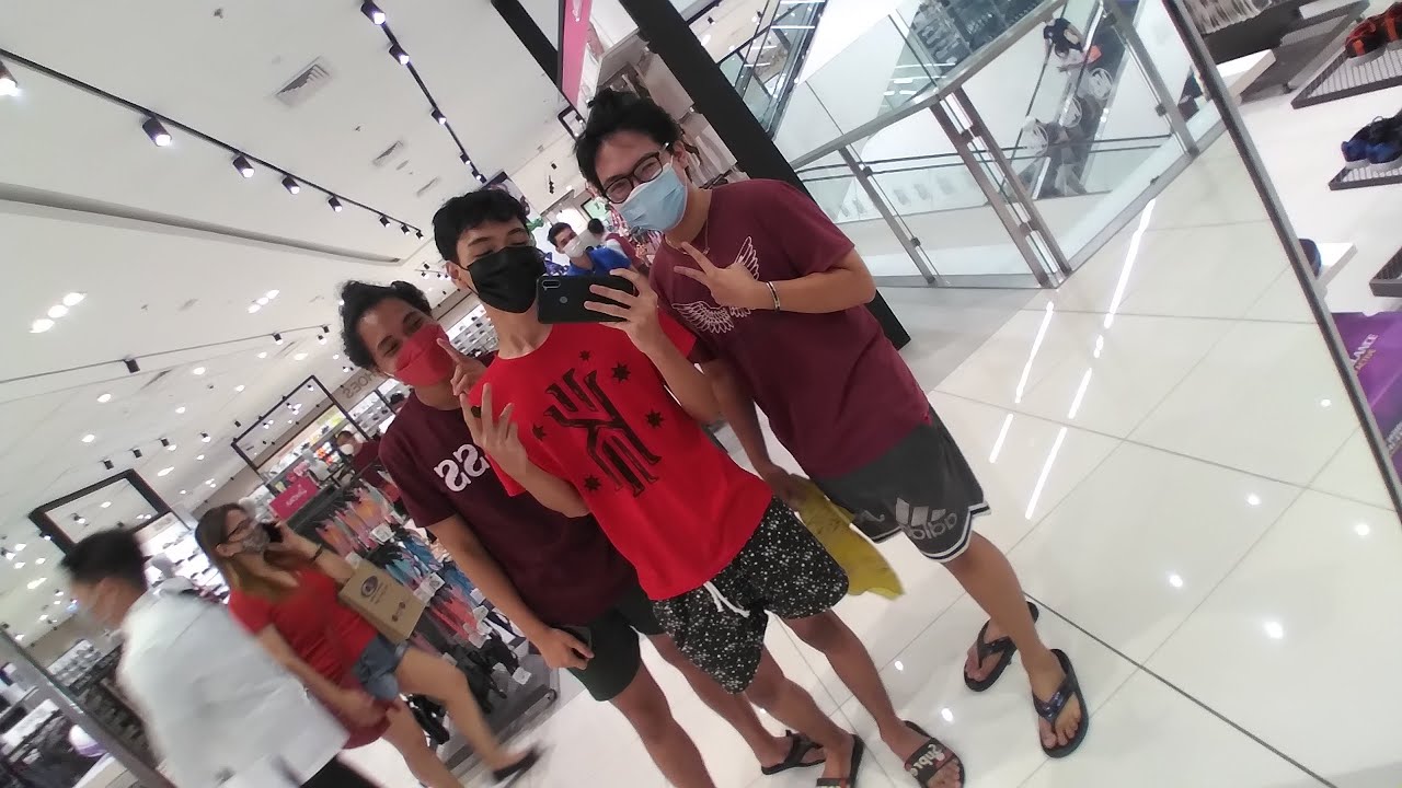 ASMR WITH FRIENDS (at the mall)