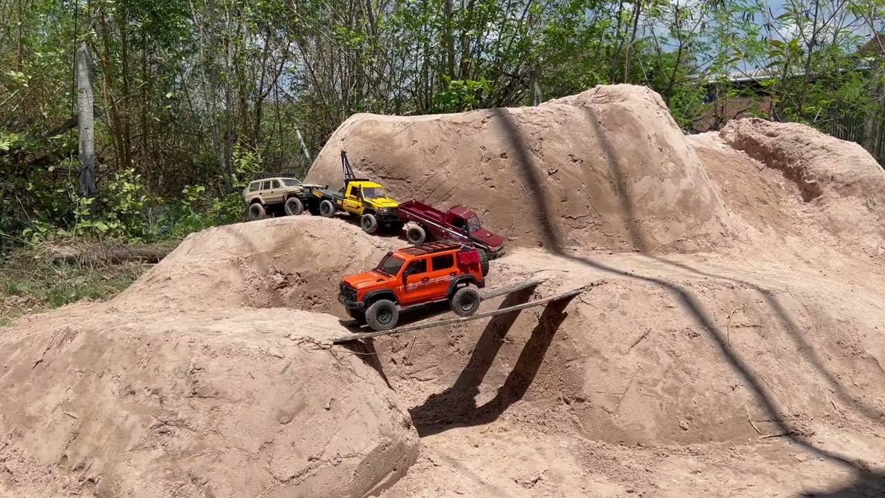 Ultimate RC Car Challenge 🚗💨 | Extreme Obstacles & Crazy Stunts!