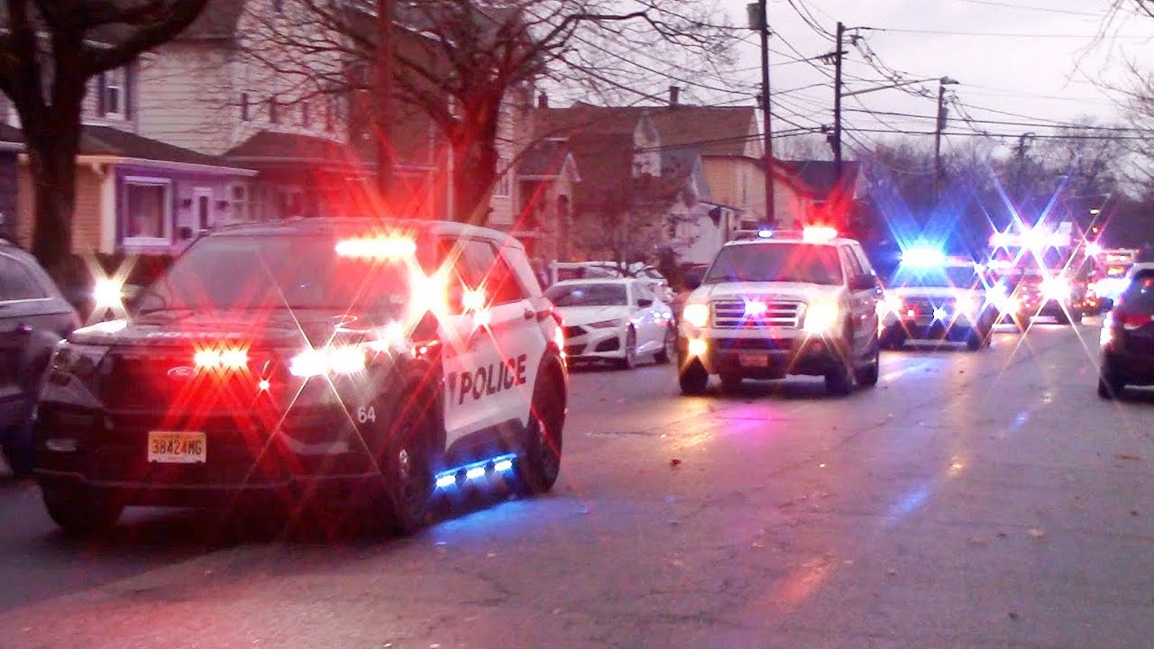Lyndhurst First Responders Lights And Sirens Christmas Parade 12-11-21
