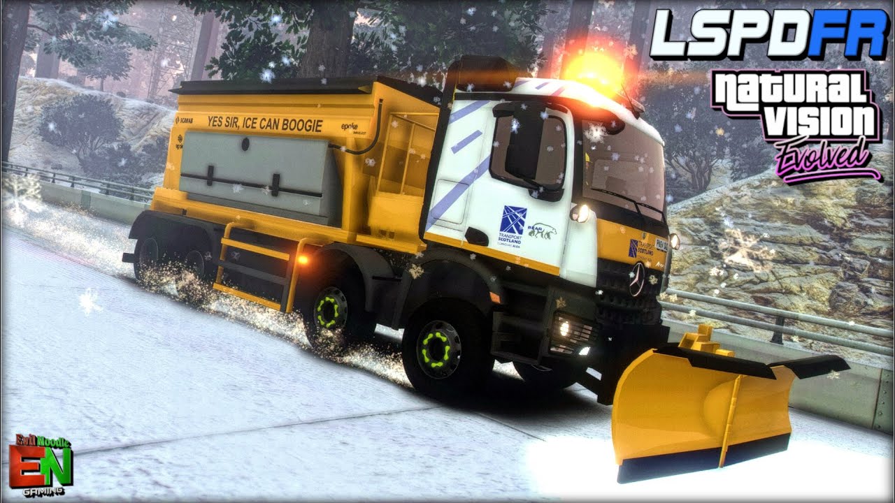 Зимний хаос: глубокий снег сеет хаос в GTA 5 LSPDFR UK