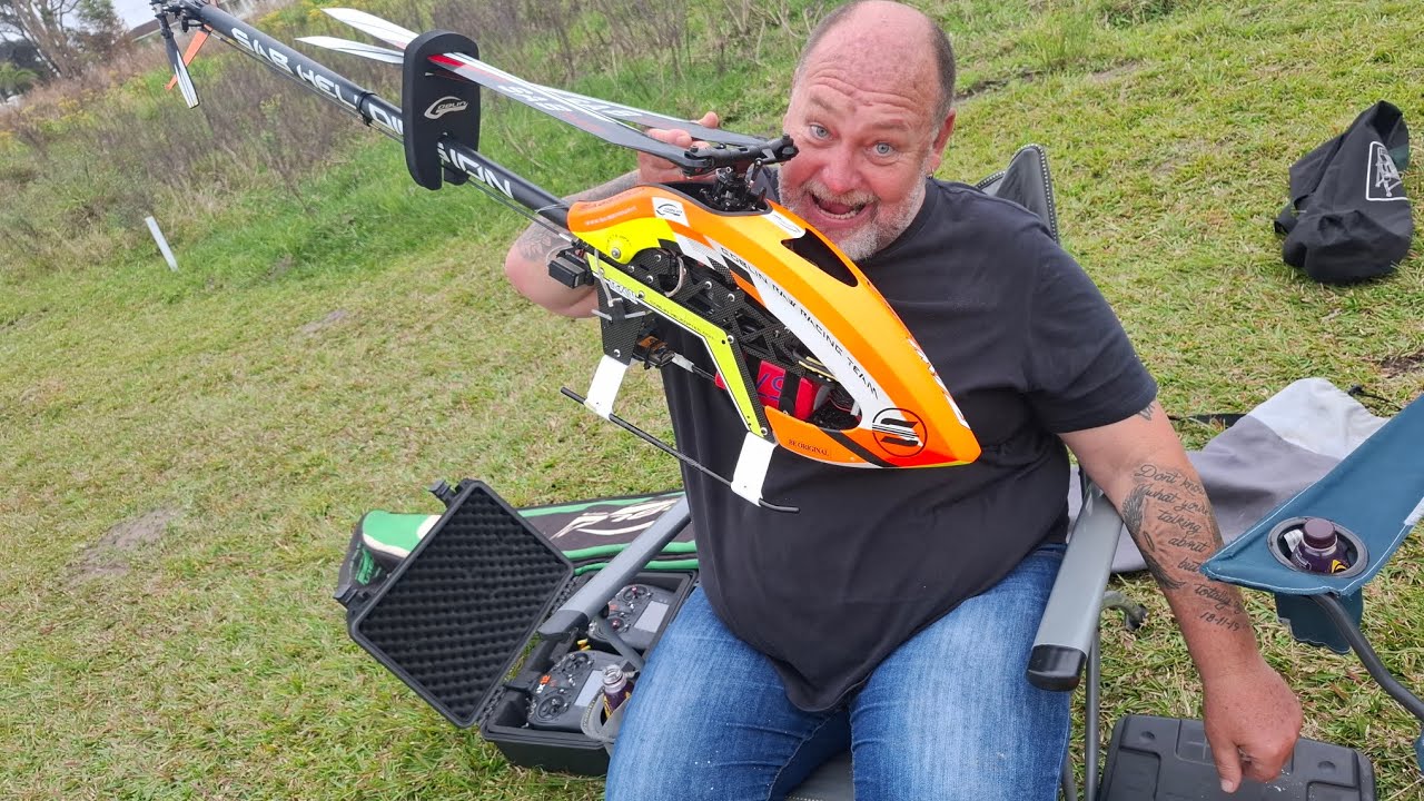 Flying my Piuma 700 hellie [ Light 3D ]