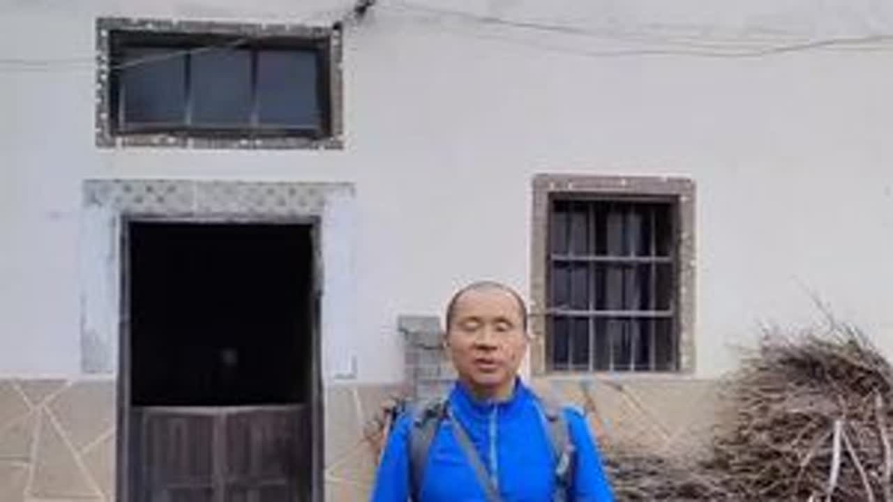 盘苏村，高山村。位于安徽省黄山市歙县小川乡，距乡政府16公里，是坐落在海拔600米以上的高山村落。盘苏村由原来的盘岒村和苏川村合并而成，高山村距离盘苏村大概一点五公里左右，全程为直线拔高的山林古...