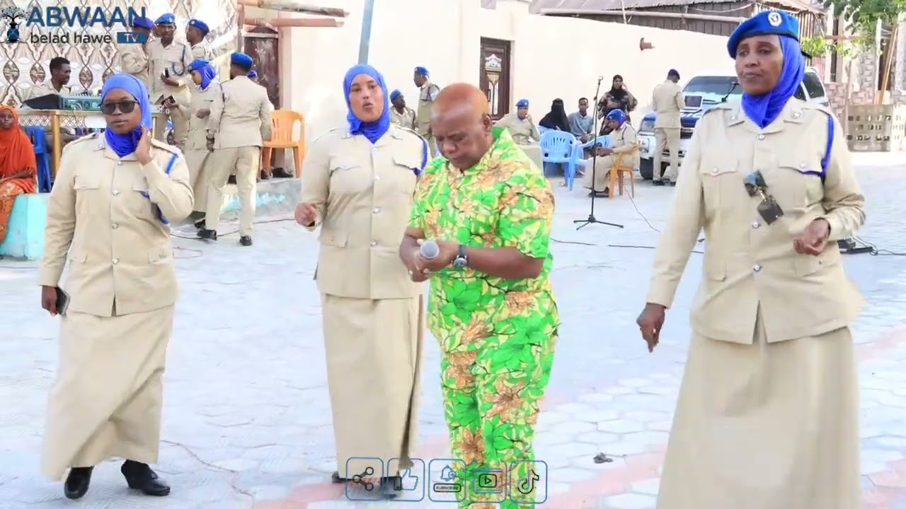 Siidii cali winkey heestii dhalinyaro.