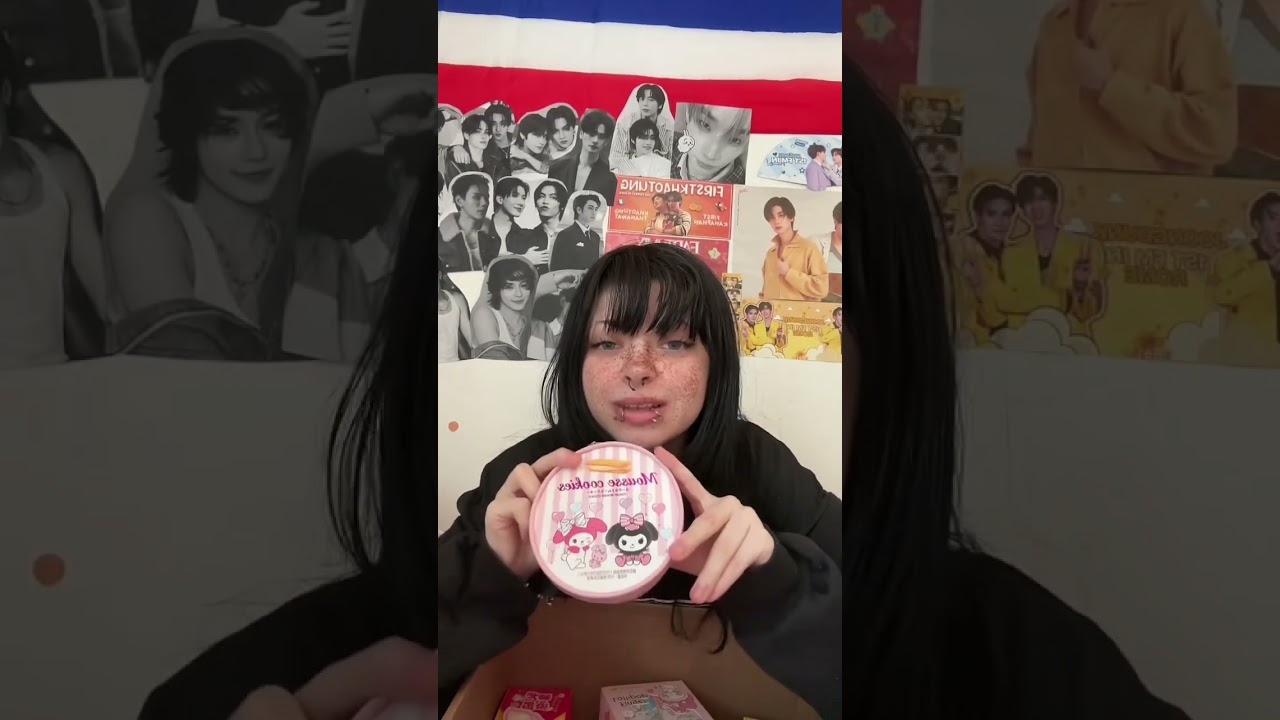 LA MIA FIDANZATA MI HA MANDATO UN PACCO PIENO DI CIBO DELLA SANRIO DI MINISO