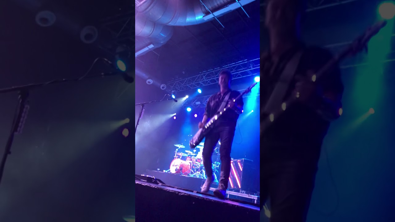 The Vamps - Intro/Staying Up live in Barcelona (5/25/18)