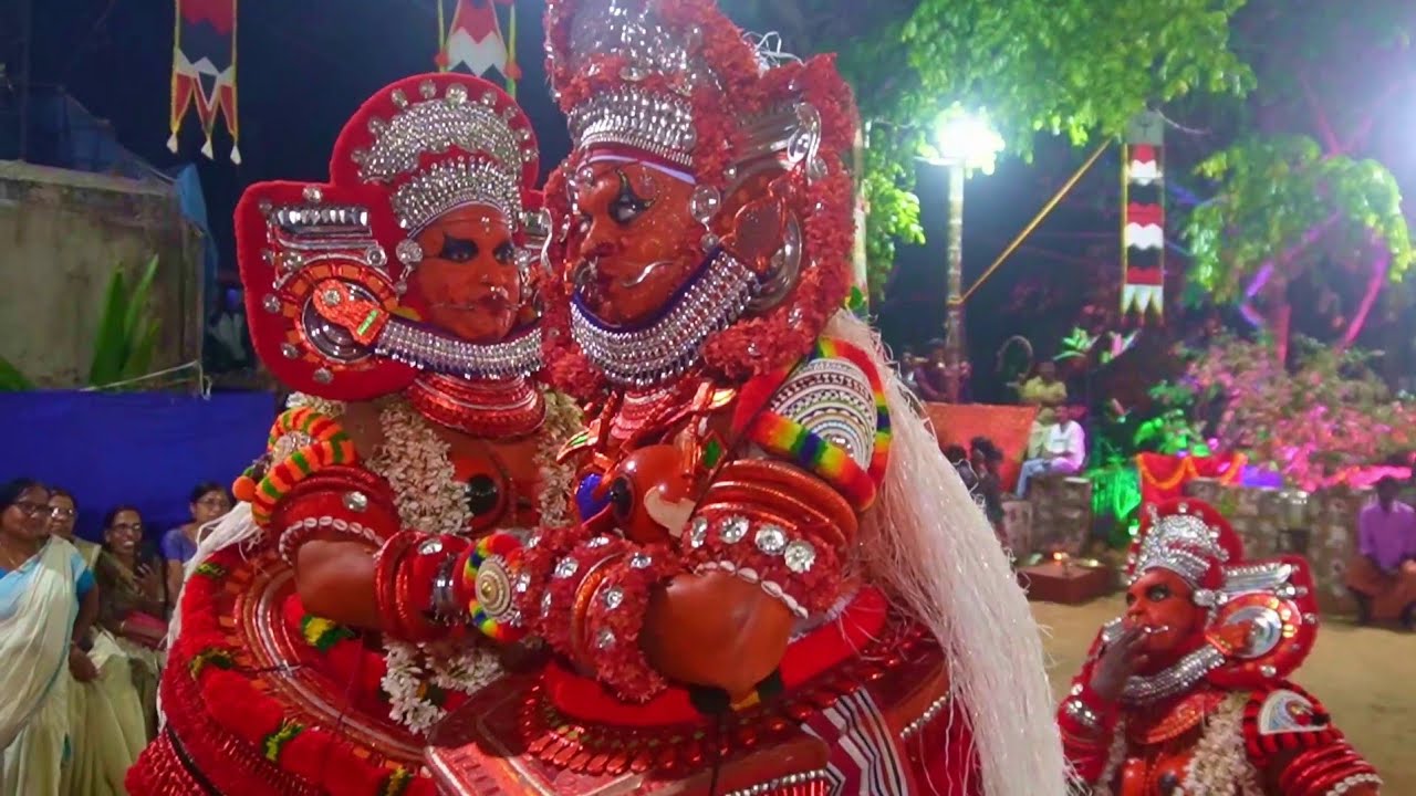 Theyyam @ calicut bagavathy thira /Nagakali  padinchare velluthedath bagavathy temple cheekilode