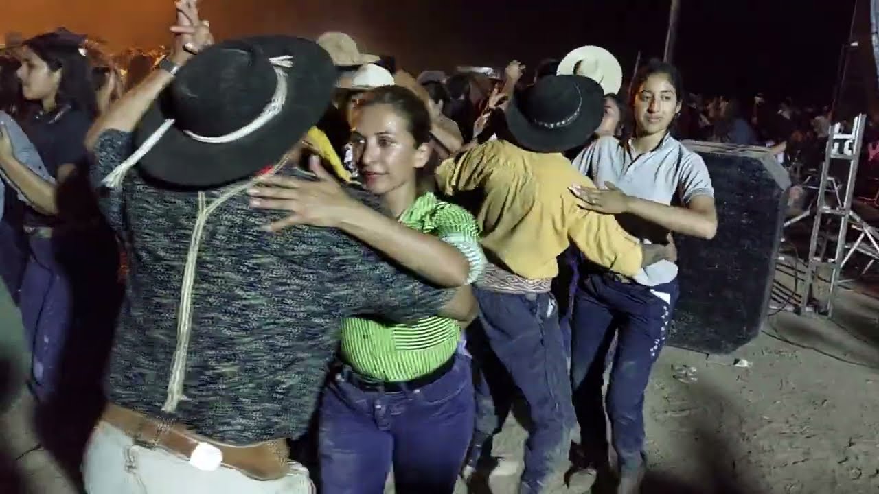 fiesta de doma y bailanta actuación de el Grillito martearena pampa san martín jj castelli chaco