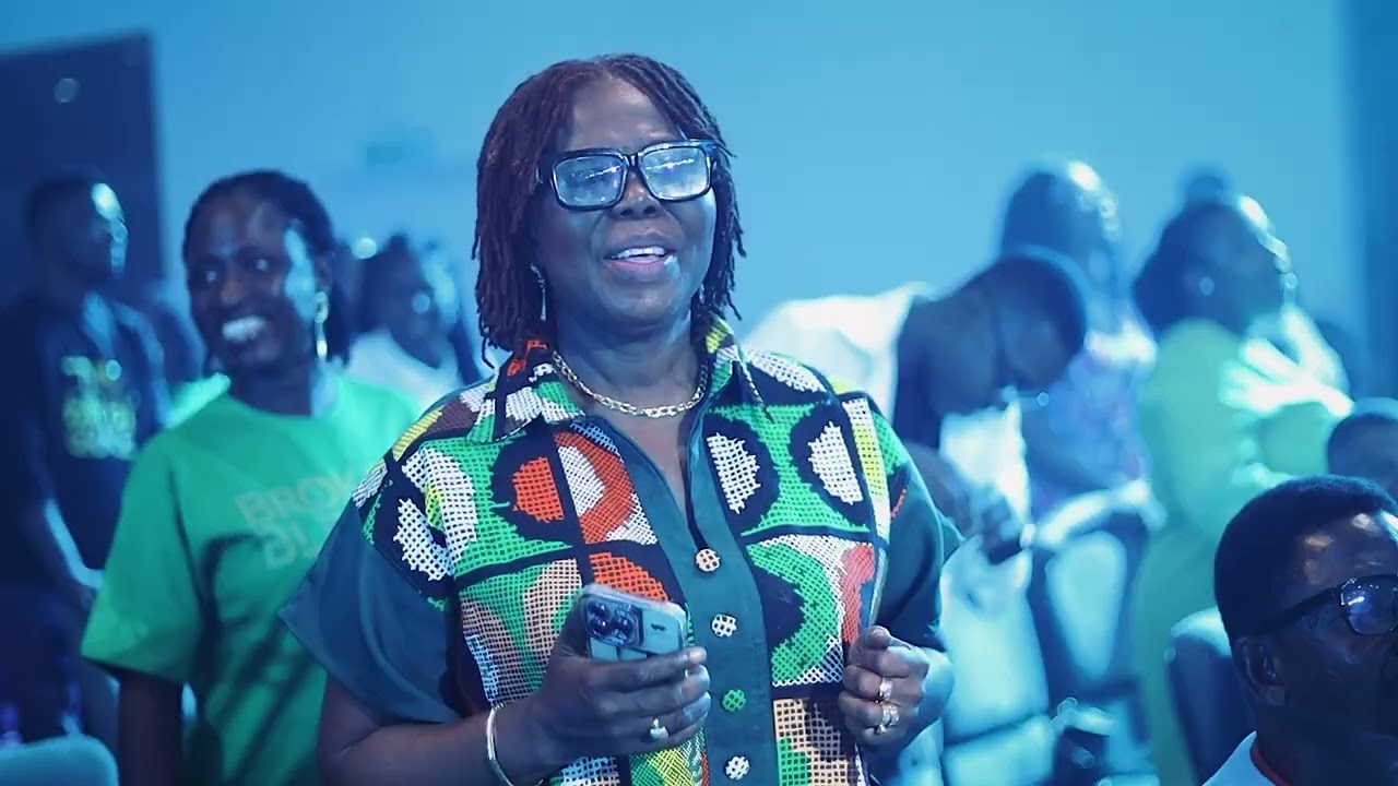 BECKY BONNEY |AWURADE ABOA ME| LIVE
