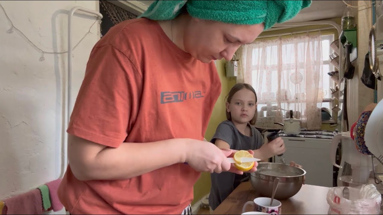 Масленица же! Готовим блины на кефире🤤🥞/ «А ты что-нибудь принесла?🤬»