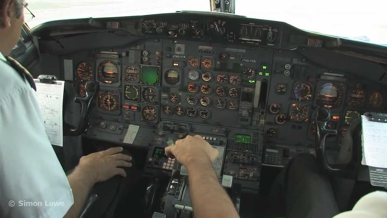 Cockpit video - Boeing 737-200 - takeoff from Merida, Mexico
