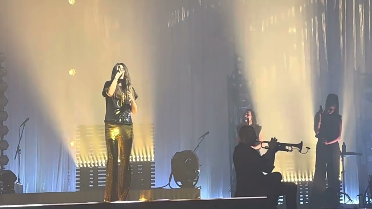 Jenifer - Le titre de la chanson - live - Nice Palais Nikaïa 01/04/23