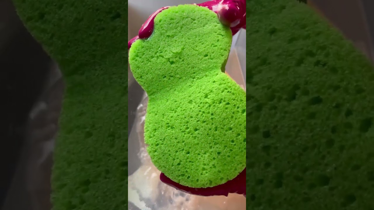 25 minutes of relaxing sponge squeezing ASMR | Sudsy, crunchy, watery, satisfying sounds 