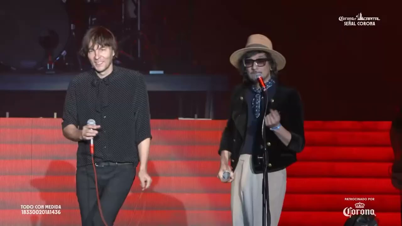 Phoenix ft Leon Larregui / Artefact
