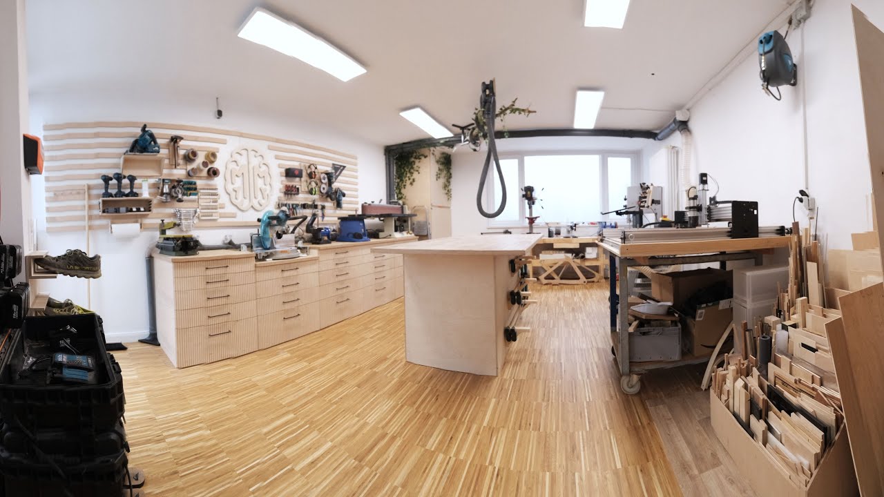 Timelapse of me building my dream workshop.