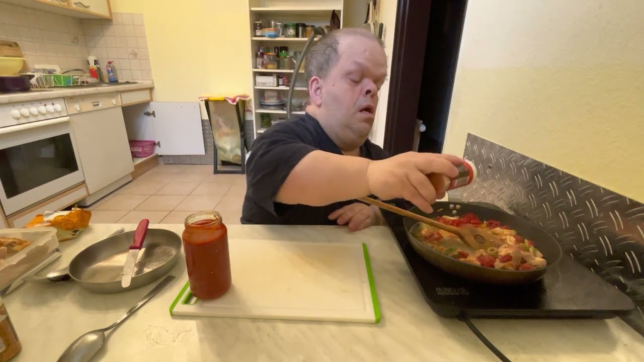 Spaghetti 🍝 mit Hähnchen und Tomatensoße 🥫 🇩🇪🇮🇹