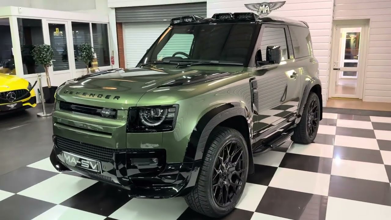 2025 (75) Land Rover Defender 90 X-Dynamic SE D250 Hard top 3.0 26MY WOOLSTONE GREEN