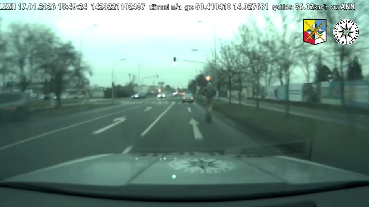 PRONÁSLEDOVÁNÍ UJÍŽDĚJÍCÍHO MUŽE NA ELEKTROKOLOBĚŽCE