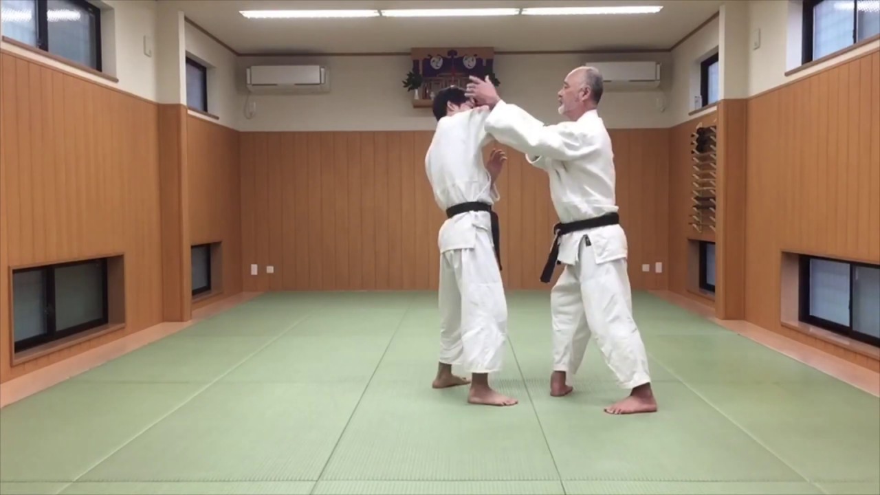 胸持ち三カ条抑え一