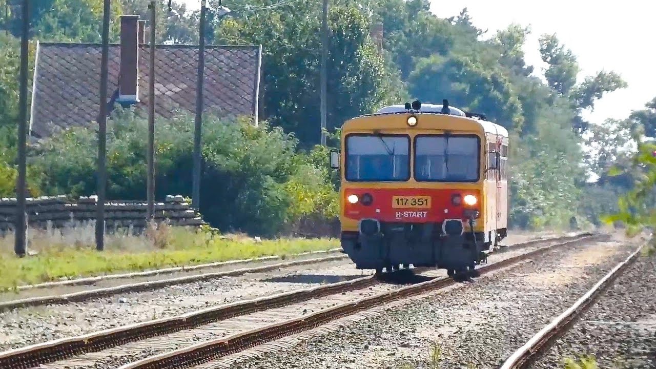 A 825 méteres állomásról hasít ki a tiszafüredi személyvonat
