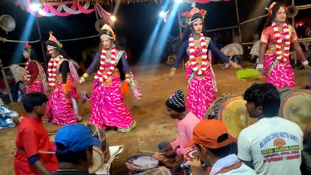 ওস্তাদ অজিত কুমার  নর্তকিন নাচের 