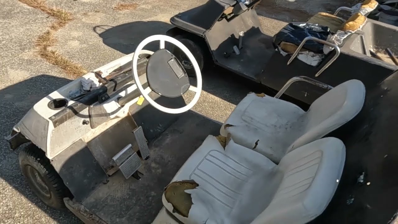 Comparing a Harley-davidson golf car and Yamaha golf car and driving them
