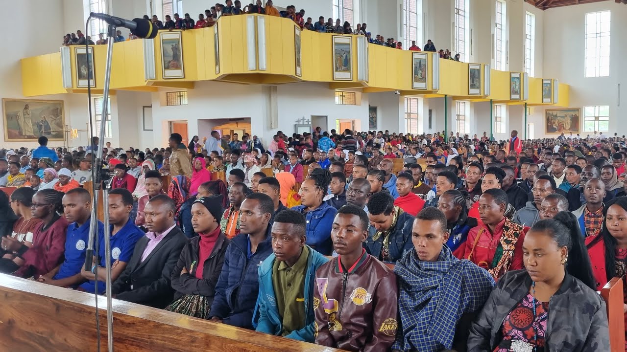 SHEREHE YA YESU KRISTO MFALME NA MAADHIMISHO YA 39 YA VIJANA DUNIANI.