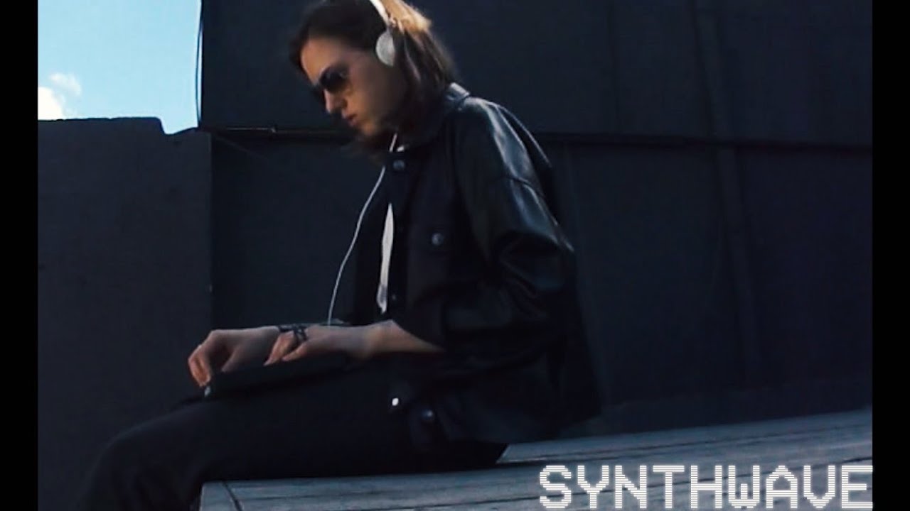 Synthwave performance with Launchkey Mini MK3 & Ableton (Forget- Polly Resonance)