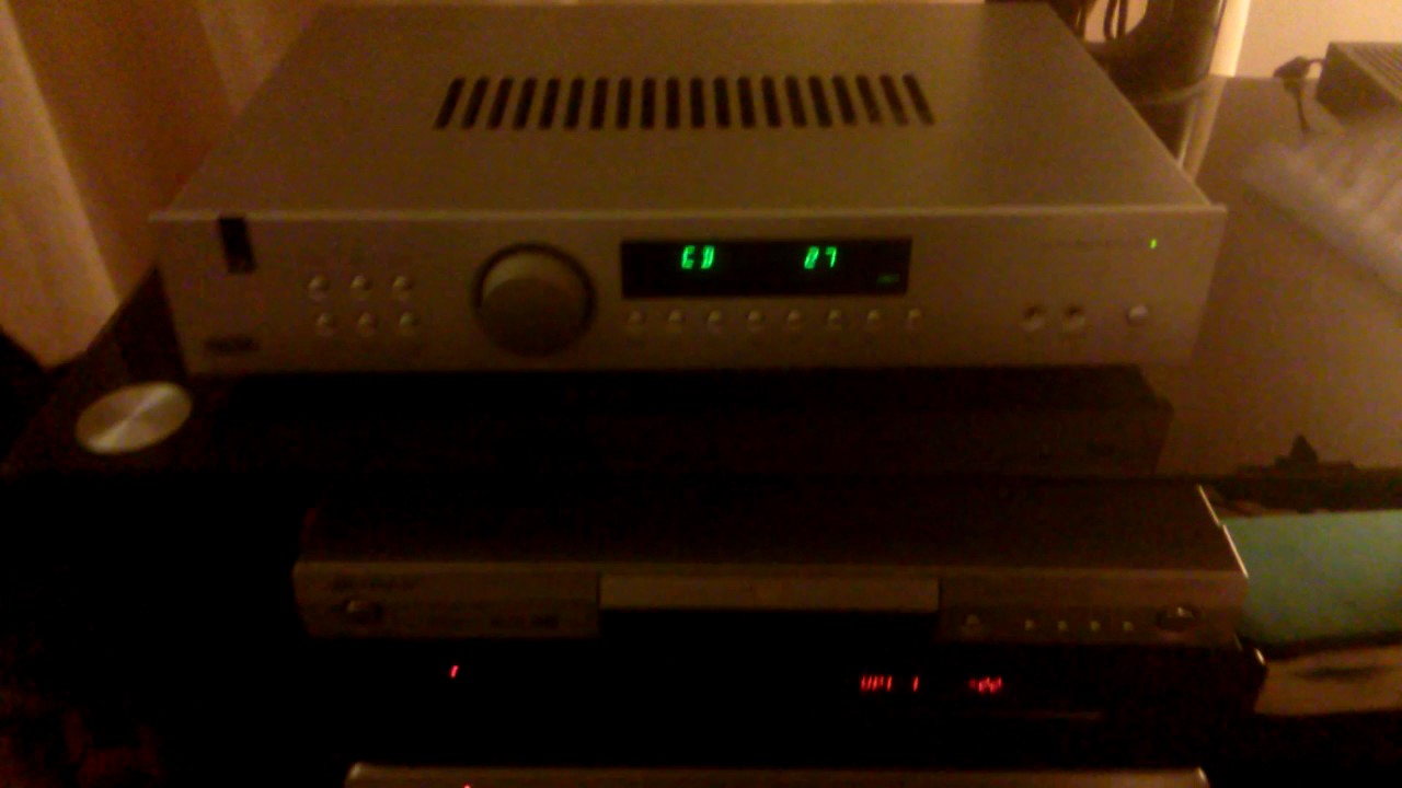 Arcam FMJ-A18 display