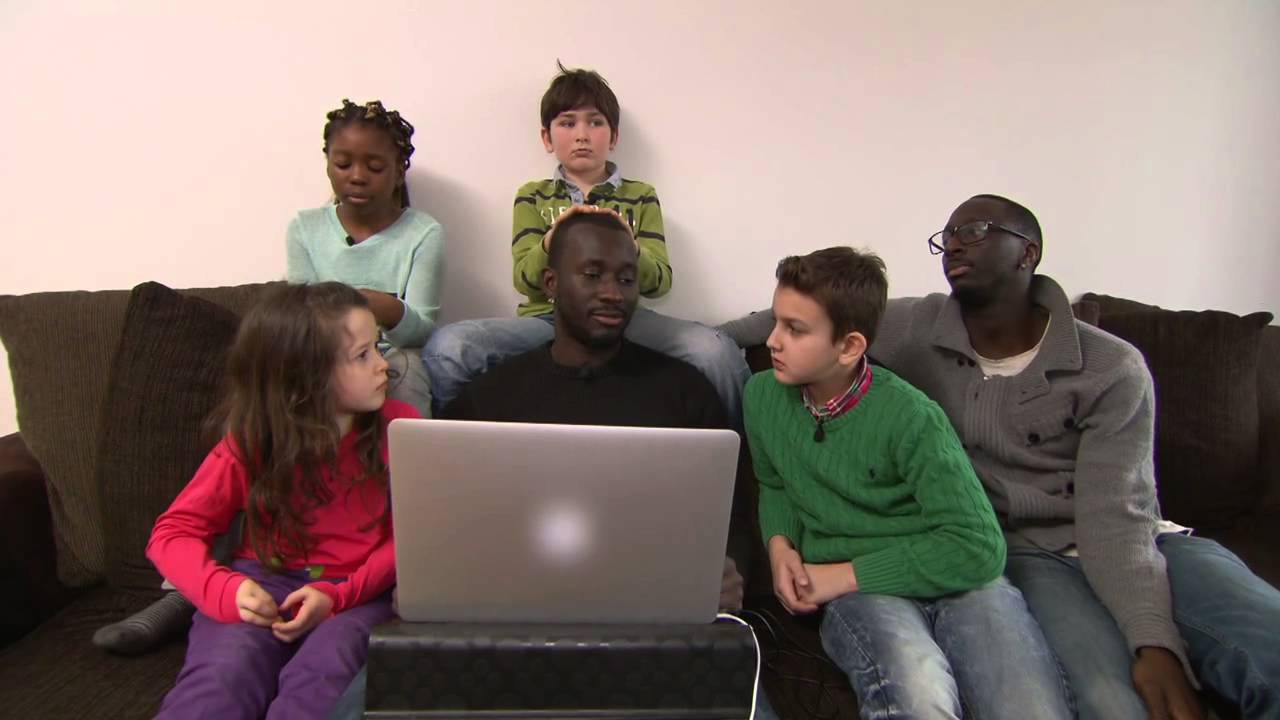 Panetoz om rasism och olikheter, i Kändisbarnvakten. Del 1: SVT