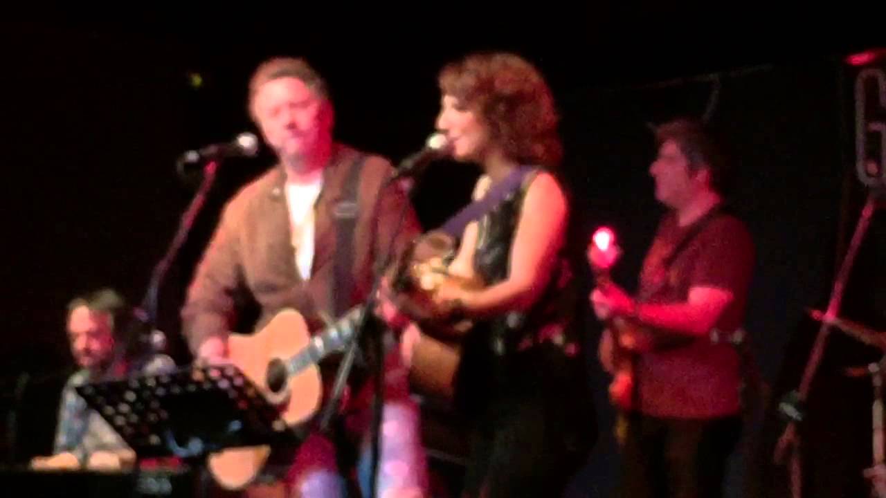 Vicky Gastelo y Carlos Goñi - Si tú piensas en mi