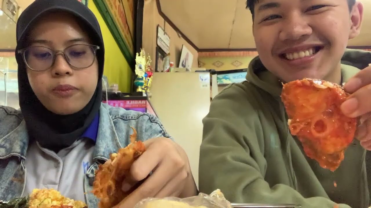 Setelah satu bulan belum makan nasi padang ( VLOG )