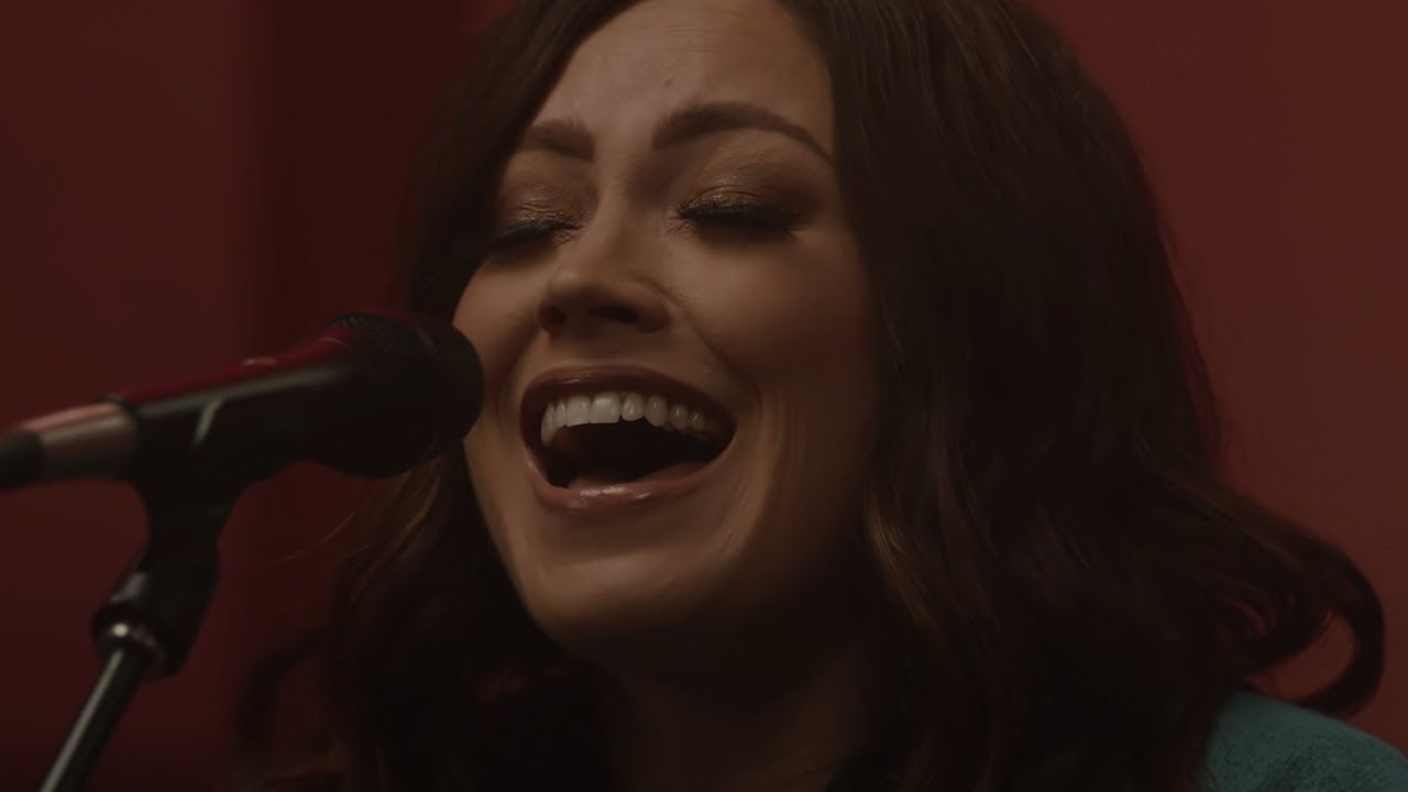 Let The Light In // Kari Jobe // Worship Together Session
