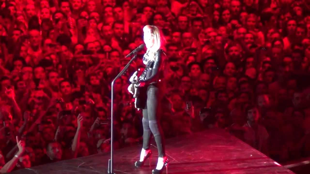 MADONNA - I DON'T GIVE A