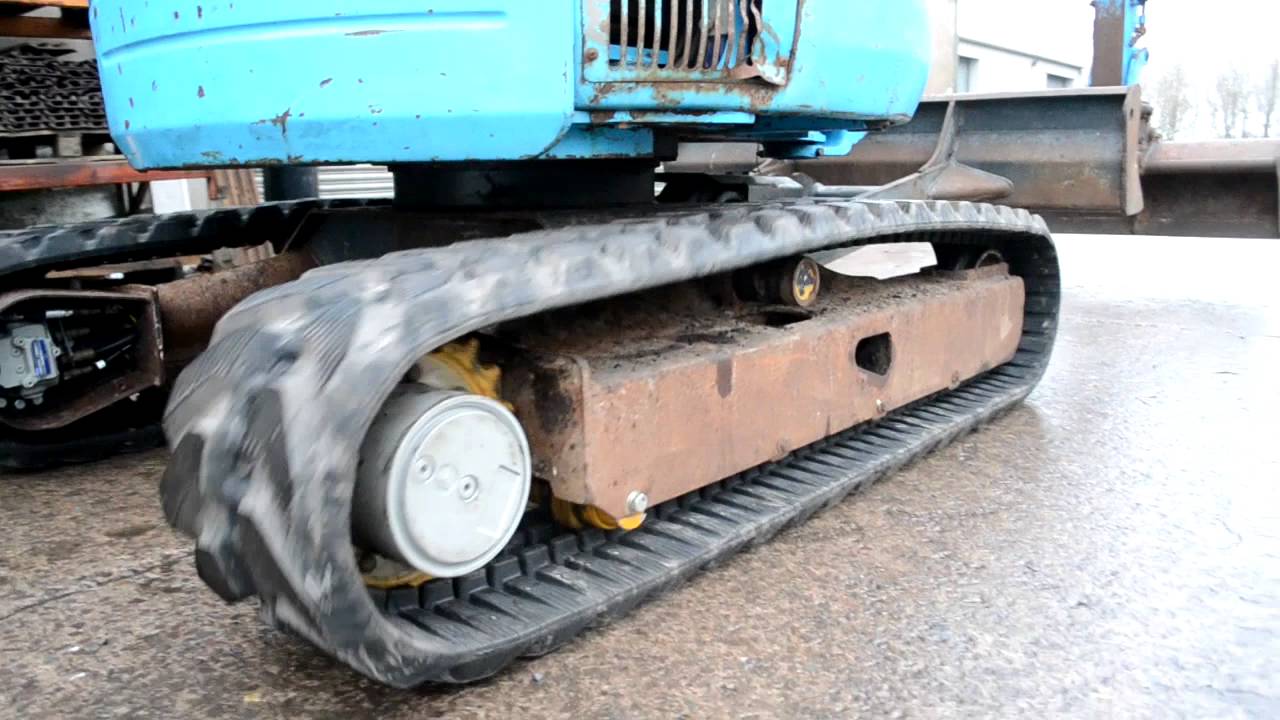 Down To Earth Rubber Tracks Fitted To Hitachi EX30U Mini Excavator