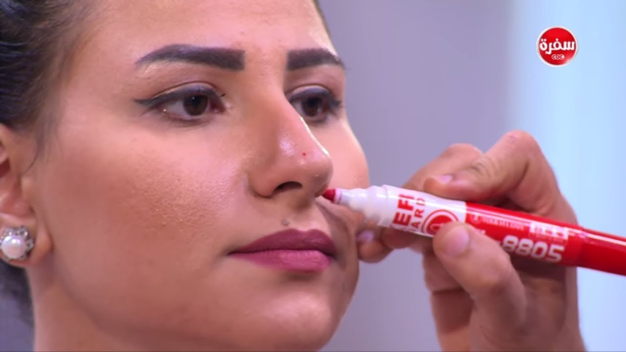 عملية تجميل للأنف في ستوديو رضوى الشربيني | هي وبس