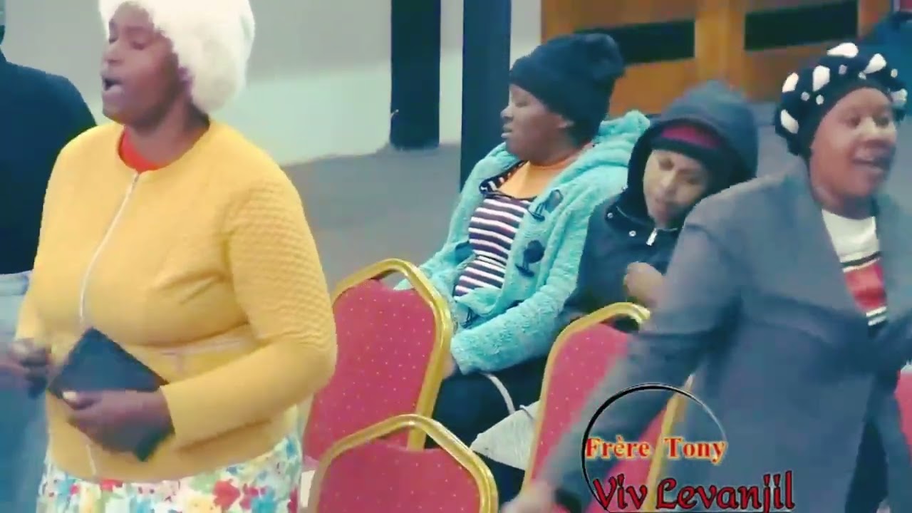 #Viv_Levanjil: Dlo Sentespri koule koule andedan mwen...