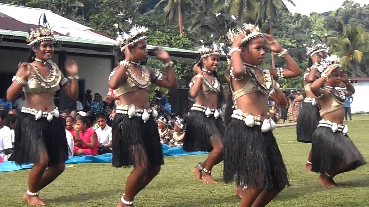 Rabi Islands Traditional Dance - Rev. Taaremon Matauea's Priest Ordination
