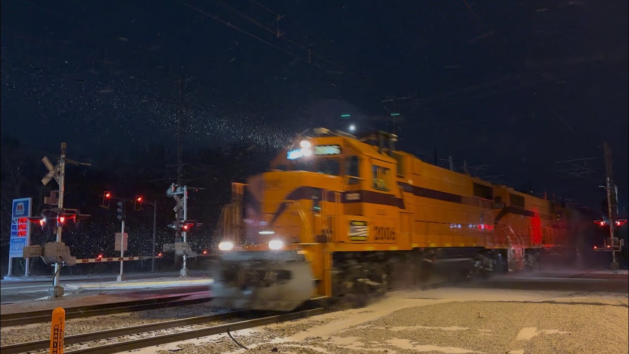 CSS freight with CSS 2006 leading thru Ogden dunes 