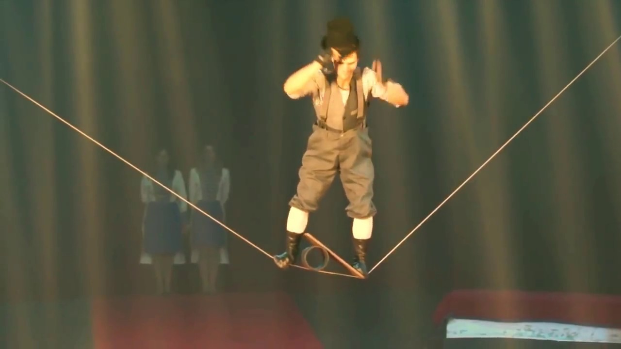 N.71 - Comedy Slack wire Act.