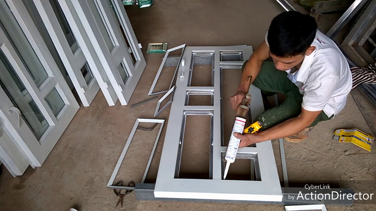 Giới thiệu cửa sắt cao cấp. Kính mài 8 li. chỉ hai mặt chắc chắn và đẹp mắt.