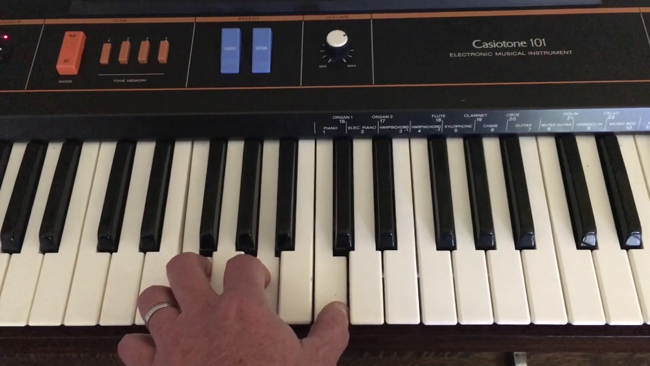 Casiotone 101 CT-101 Analog Synthesizer Organ Wood Sides Vintage 1981 Japan