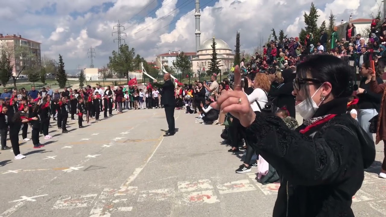 İzmir’in Dağlarında Çiçekler Açar Sincan GOP İlkokulu