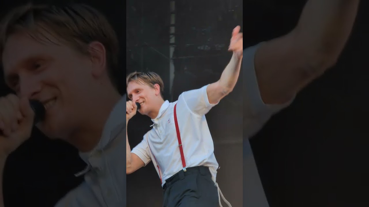 Kraftklub erwähnt Story von Domi vom Southside in Köln, Fühlinger See, 24.06.2023, Cargo Open Air