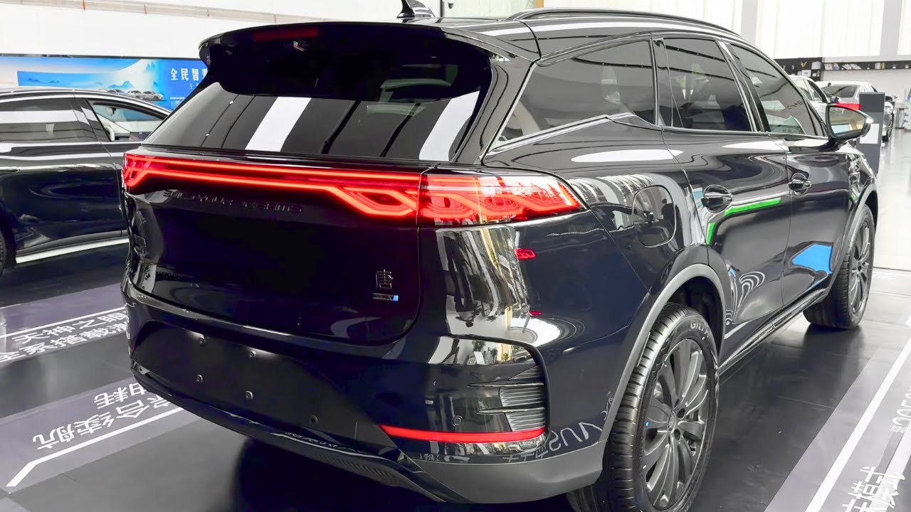 2025 BYD Tang DM-i Walkaround Experience
